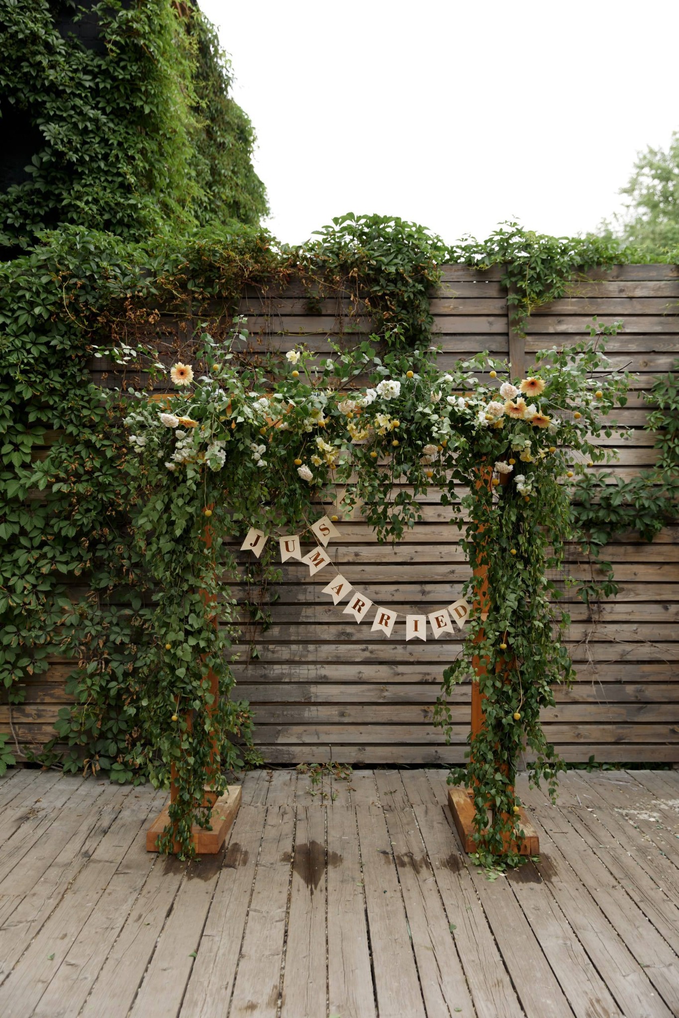 Свадебная фотозона Just Married